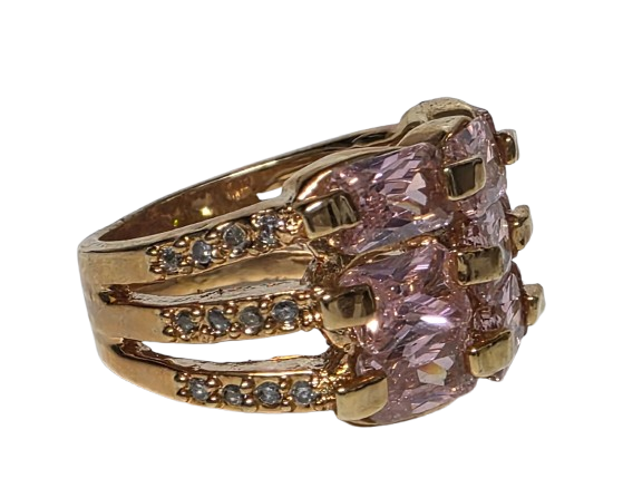 Anillo chapado en oro con circonitas