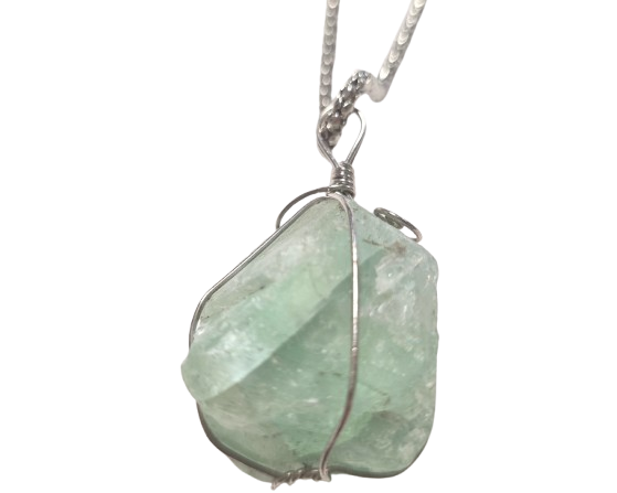 Colgante de cuarzo verde natural con cadena