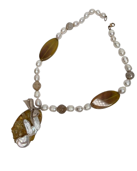 Collar exclusivo perlas cultivadas y ágata roja